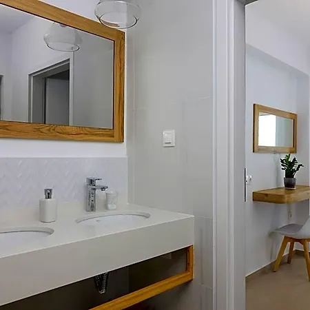 Hotel Sea Breeze (adults Only)